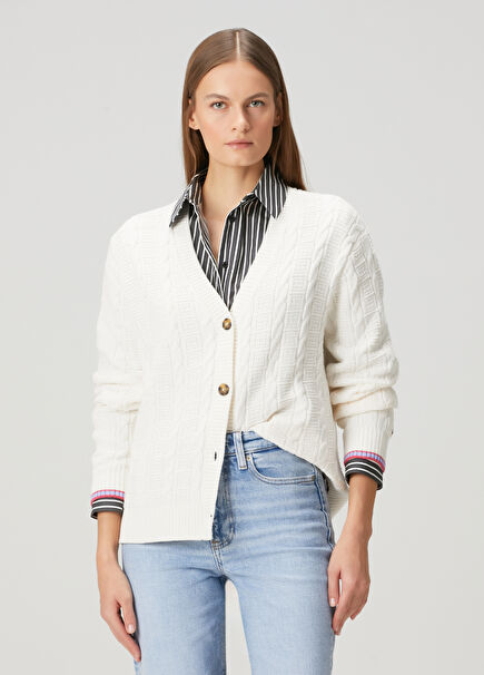 Beyaz Saç Örgü Hırka