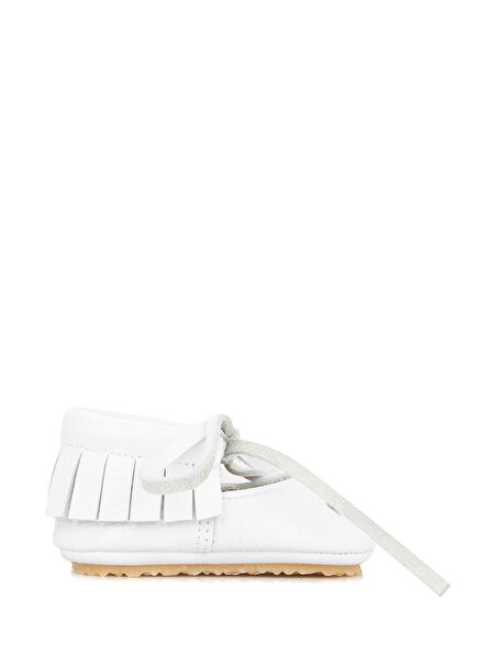 Beyaz Püskül Detaylı Kız Bebek Deri Ayakkabı