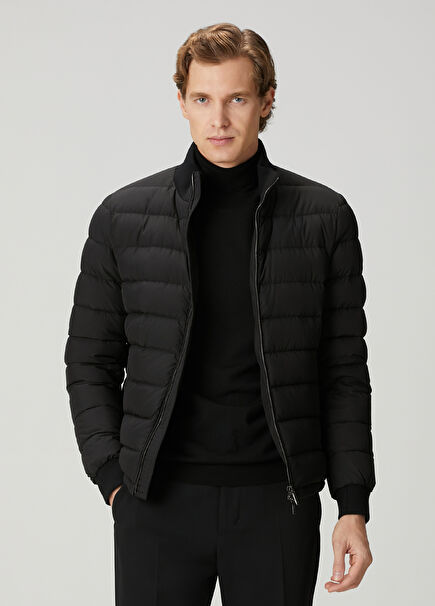 Branca Siyah Puff Mont