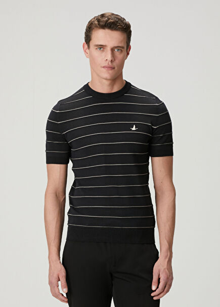 Embossed Stripe Textured Short Sleeve Knitwear