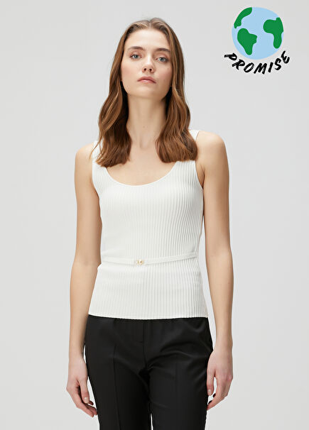 Beyaz Aksesuar Detaylı Triko Atlet