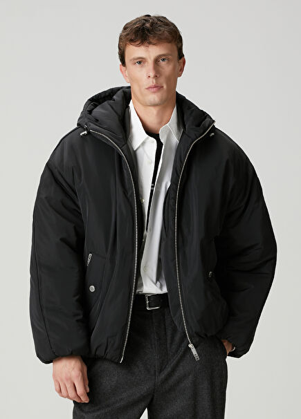 Siyah Kapüşonlu Puffer Mont