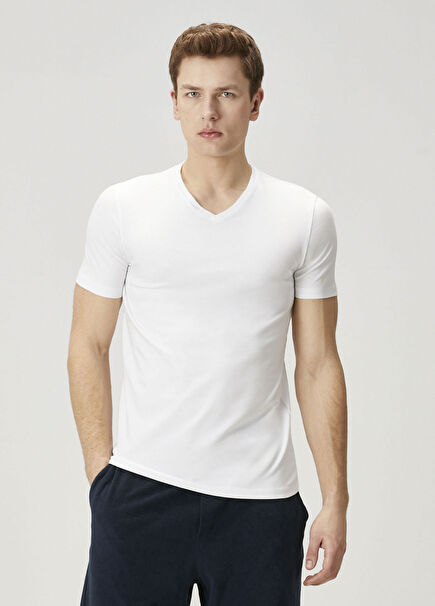 2li Beyaz V Yaka Basic T-shirt