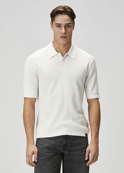 Beyaz Polo Yaka Waffle Dokulu T-shirt