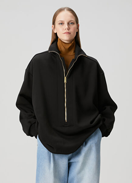 Black Zippered Sweatshirt