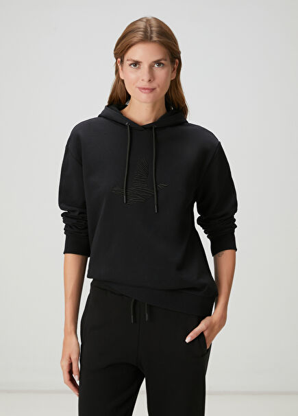 Siyah Kapüşonlu Karalama Kuş Nakışlı Sweatshirt