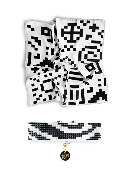 Hills Gold Plated Women's Bracelet and Dizzy Scarf Set on Brass