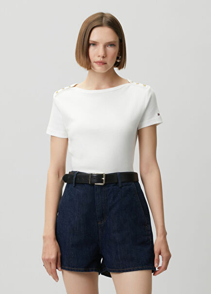 Slim Fit Beyaz Düğme Detaylı T-shirt