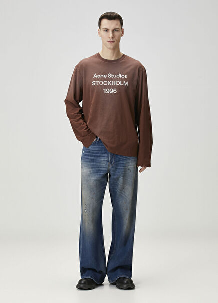 Jeans With Blue Fraying Detail