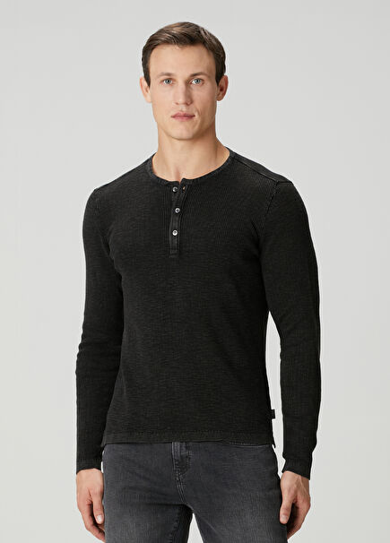 Memphis Siyah Yakası Düğmeli Uzun Kollu T-shirt