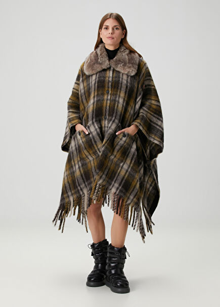 Kahverengi Ekose Desenli Yün Pelerin