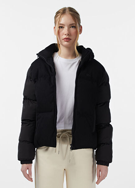 Siyah Kapüşonlu Kadın Mont