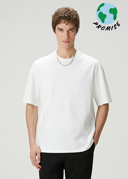 Beyaz Basic Oversized T-shirt