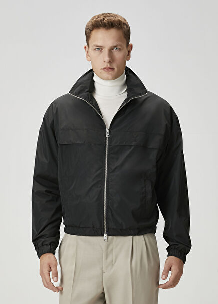 Siyah Kapüşonlu Mont