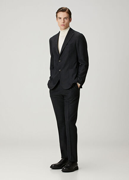 Gri Çizgi Desenli Yün Takım Elbise