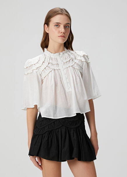 Carmen Beyaz Fırfırlı Bluz