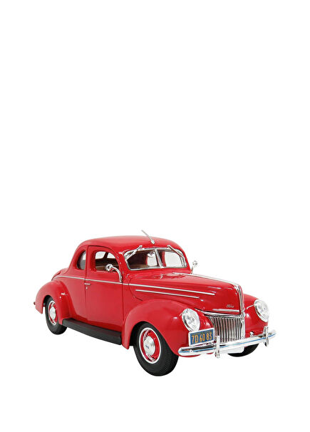 1939 Ford Deluxe 1/18 Red Model Car