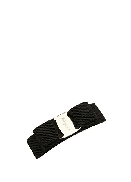 Black women's clasp