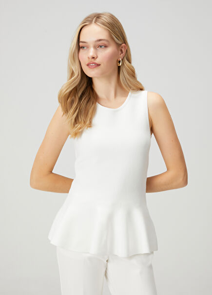 Kırık Beyaz Volanlı Triko Atlet