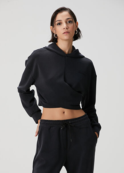 Siyah Kapüşonlu Logolu Sweatshirt