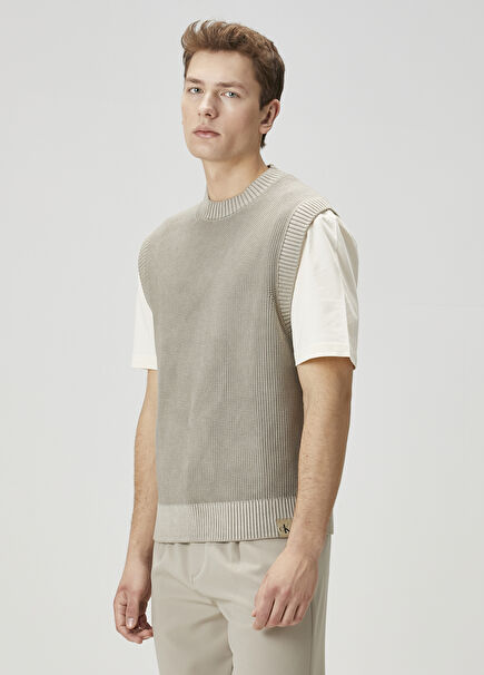 Grey Logo Detailed Vest