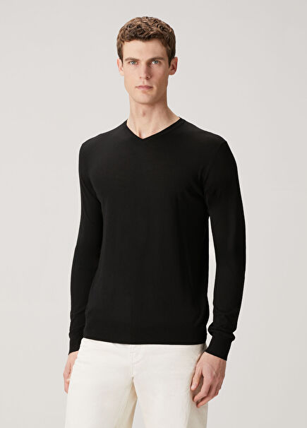 Siyah V Yaka Yün Kazak