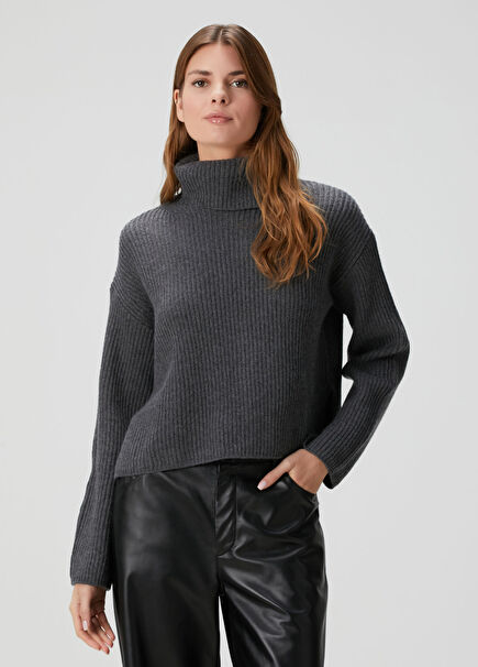Koyu Gri Yün Triko