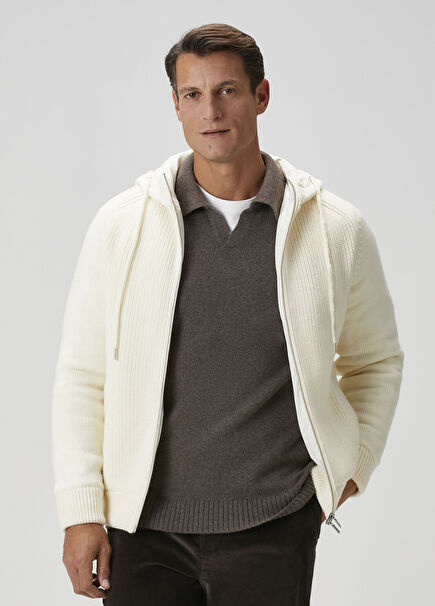 Ekru Kapüşonlu Yün Triko Mont