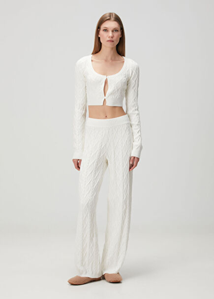 Kırık Beyaz Düz Paça Triko Pantolon