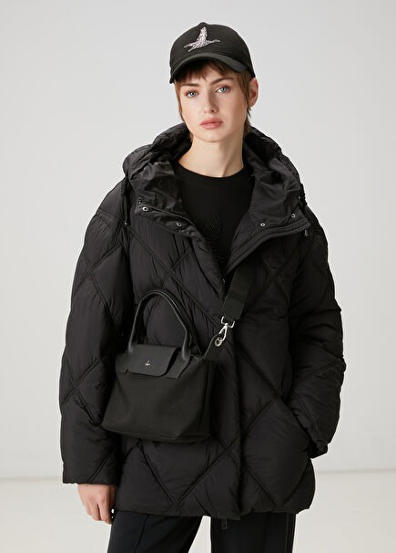 Siyah Kapüşonlu Puffer Mont