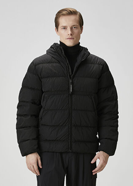 Siyah Kapüşonlu Mont