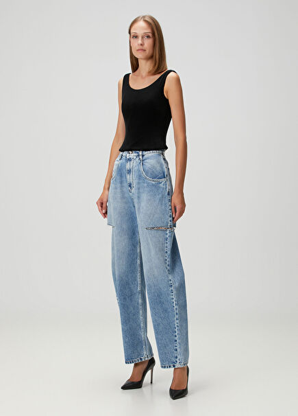 Mavi Kesim Detaylı Jean Pantolon