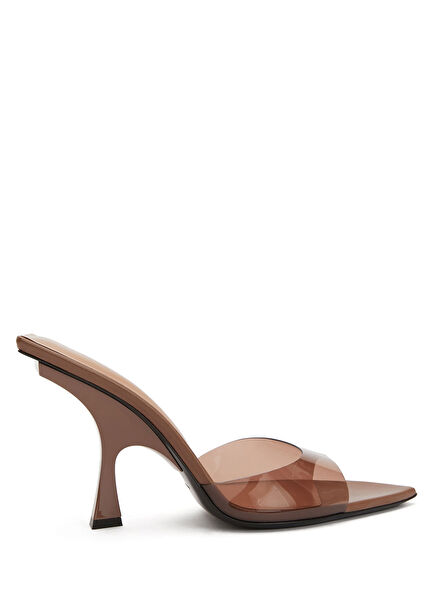 Kahverengi Kadın Terlik