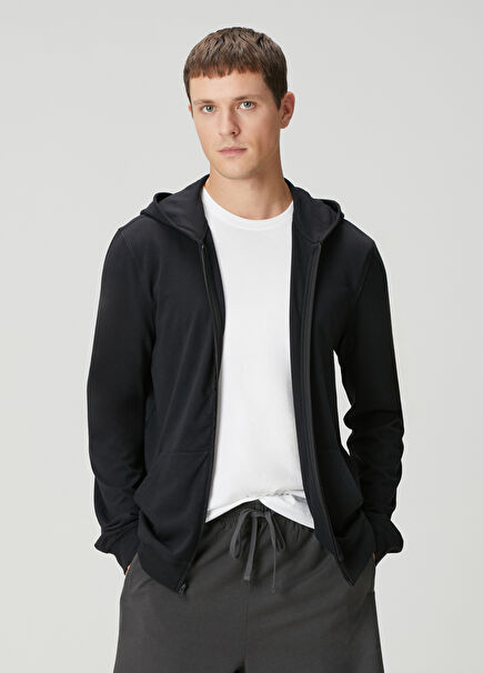 Siyah Kapüşonlu Sweatshirt