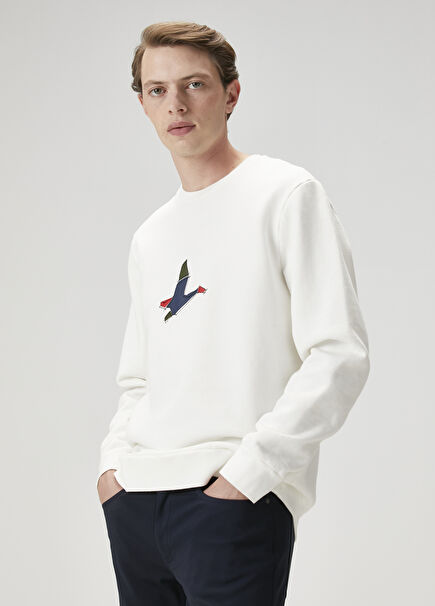 Beyaz Dağınık Kaz Nakışlı Sweatshirt