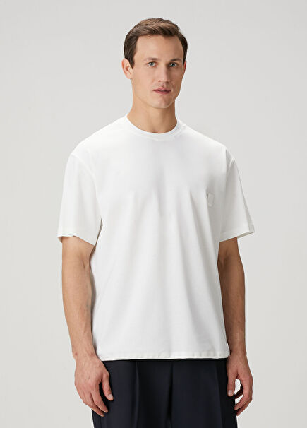 Beyaz Logo Patchli T-shirt