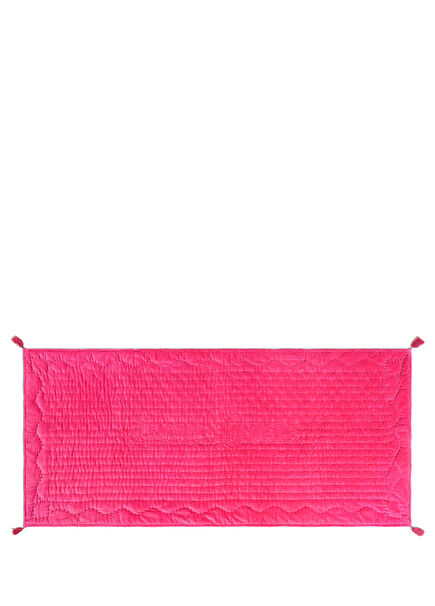 Okhla Fuşya Pamuk Kadife Püsküllü Kapitoneli Koltuk Matı 85 x 185 cm