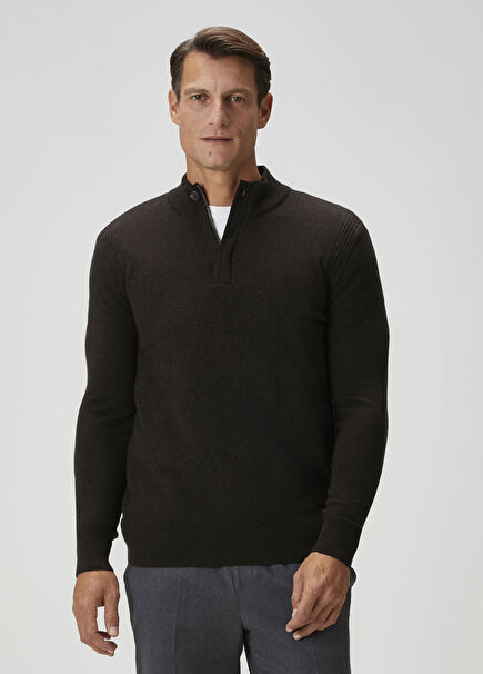 Kahverengi Yakası Fermuarlı Yün Kazak