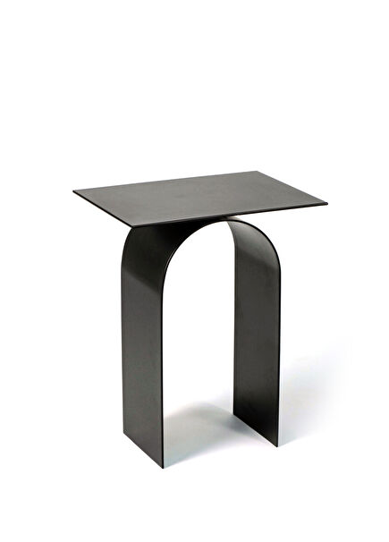 Curve No 1 Matte Black Metal Side Table