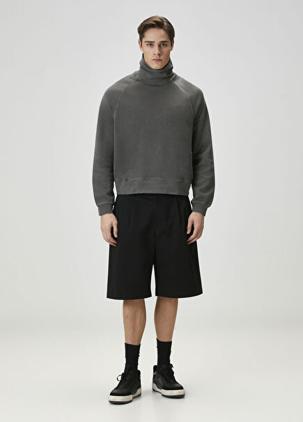 Siyah Pile Detaylı Bermuda