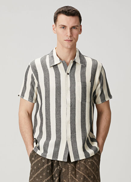 Chintan Siyah Çizgili Kısa Kollu Gömlek