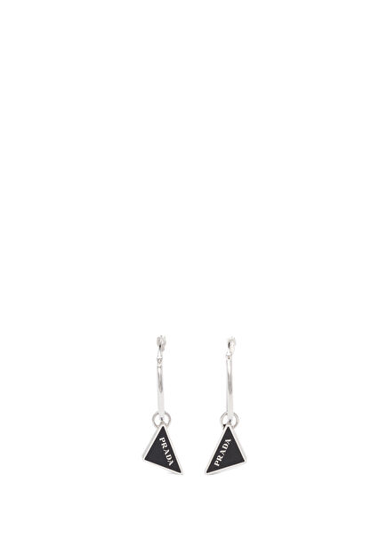 Symbole Sallantılı Küpe