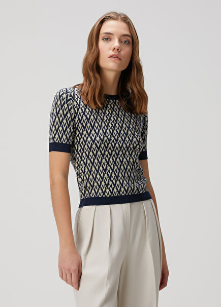 La V Navy Ecru Wool Sweater