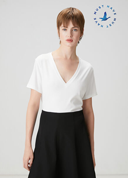 Off-White Basic T-Shirt