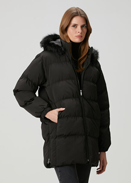 Siyah Kapüşonlu Puffer Mont