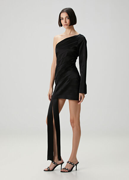 Siyah Bant Detaylı Mini Kokteyl Elbise