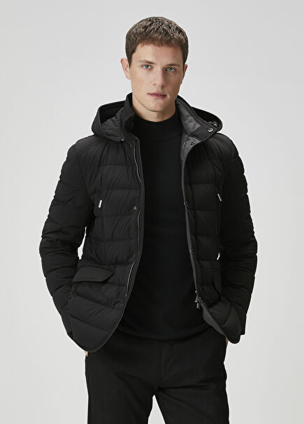 Siyah Kapüşonlu Mont