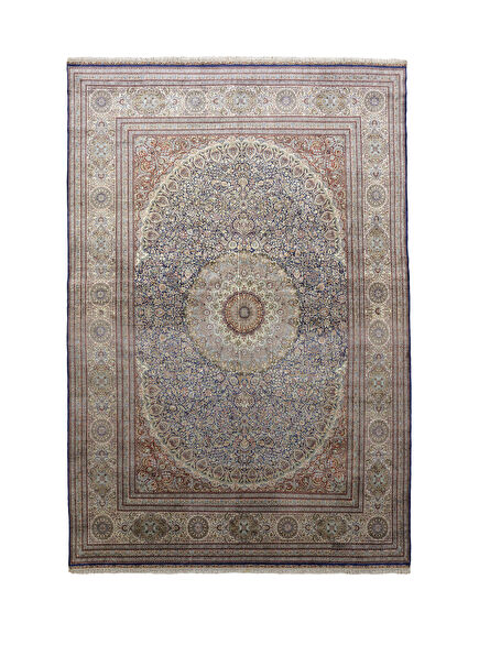 Varamin Medallion Patterned Silk Carpet 305x414 cm