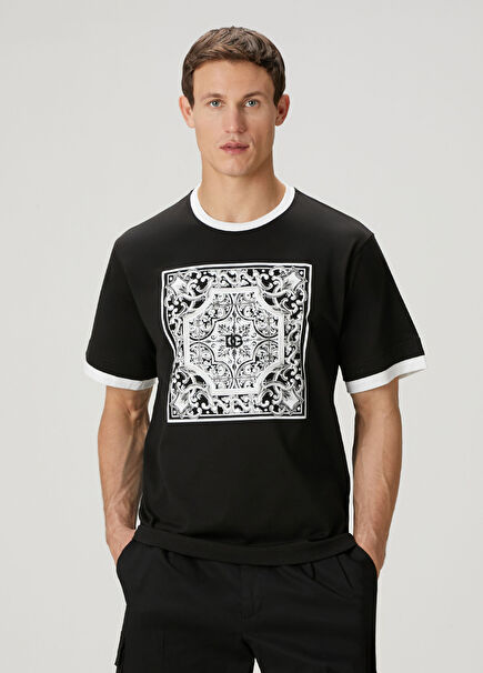 Siyah Barok Desenli T-shirt