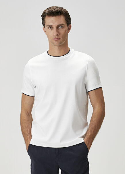 Beyaz Kontrast Garni Detaylı T-shirt